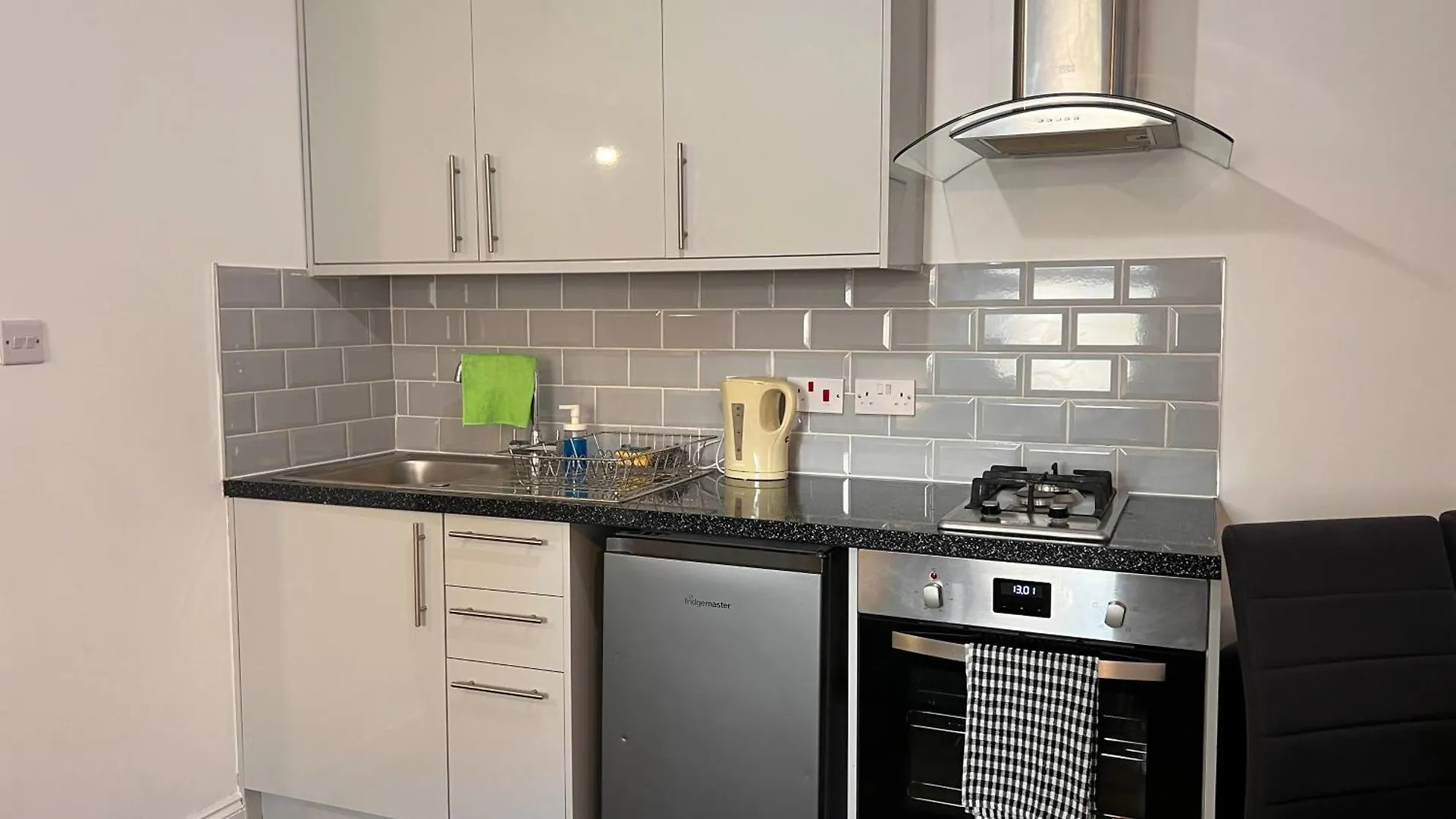 Haven Homes - Central Luton Studio Apartments 0*, Luton (Bedfordshire)