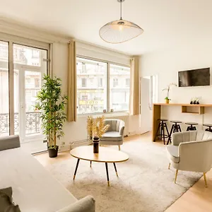cosy-3-bedrooms-apartment-louvre-marais.fr-paris.fr/